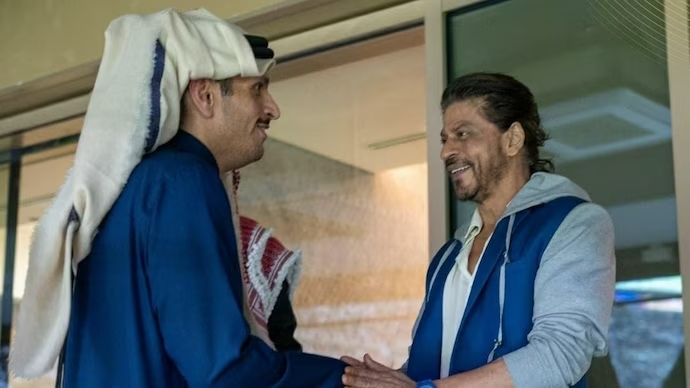 Shah Rukh Khan with the Prime Minister of Qatar. (Photo: SRK Universe Fan Club/X)